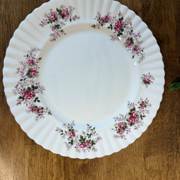 Royal Albert Lavender Rose Dinner Plate Vintage Bone China Floral - Picture 6 of 6
